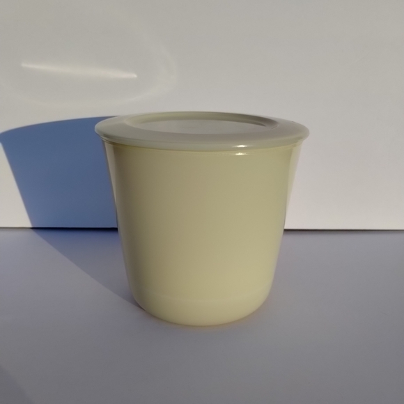 Vintage McKee custard glass refrigerator canister w/ lid round grease jar GLOWS - Picture 2 of 14